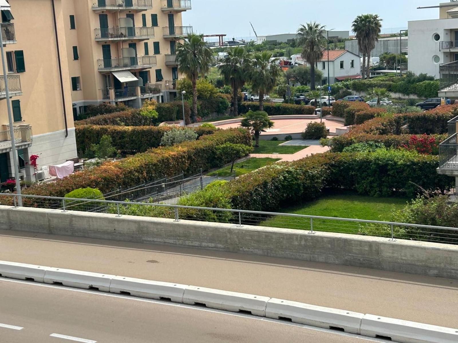 Appartamento Incantevole A 100Metri Dal Mare E Accanto Alla Pista Ciclabile อิมเปรีอา ภายนอก รูปภาพ